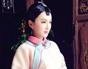 女星李艳冰戏约不断 演技获赞感动全场(图)”