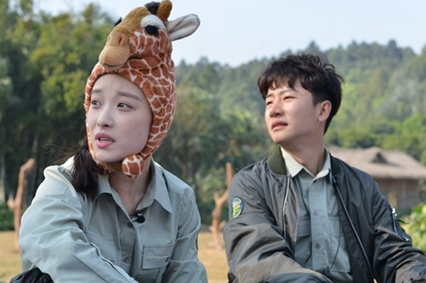 “奇妙的朋友“女子组全是拼命三娘 倪妮背黄轩飞奔”