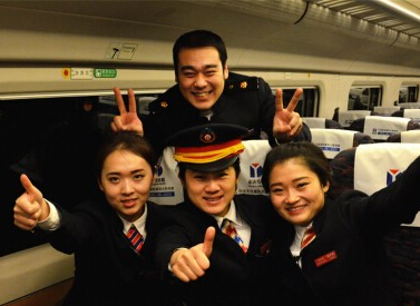 ��ҹ���ã�½�Ϻ���50Сʱ ��һ����Ա����С��ů��ҡ�