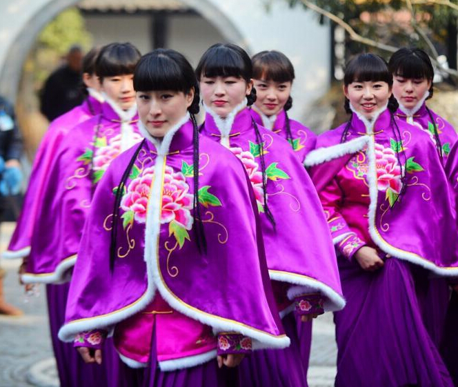 ���ݡ���԰ǧ�𡱻���װ ����������ϡ�