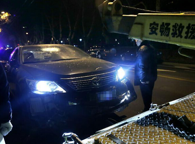 �Ϻ��������ҹ��γ���ײ �����ų��Ƽݿ��ܡ�