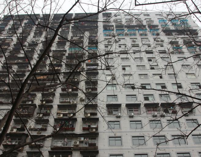 �人�����¥�� һ�����һ��ס�ˡ�