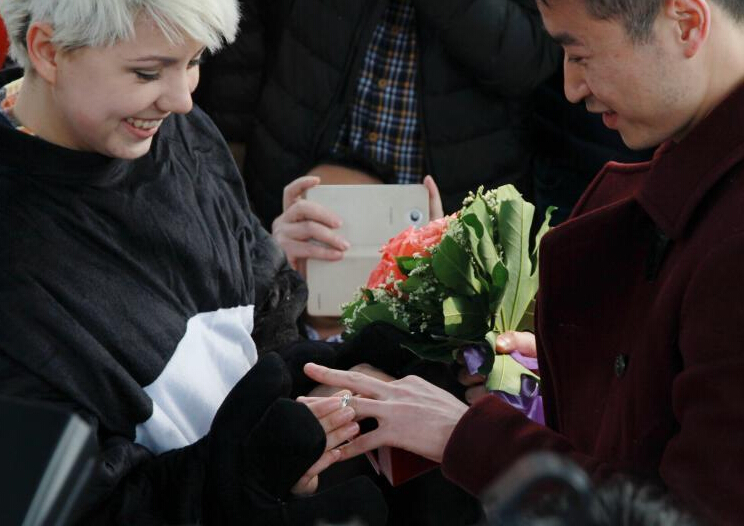 �ڿ���Ů������è���й�С����顱