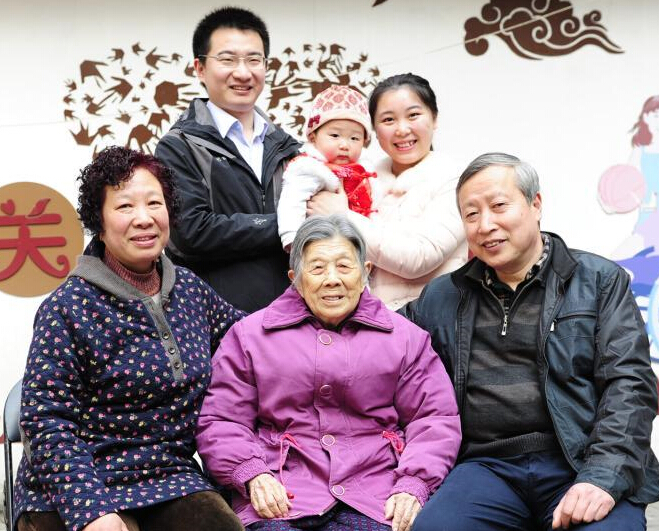 ��Ͽ��ӰʦΪ�����ͥ������ȫ�Ҹ���