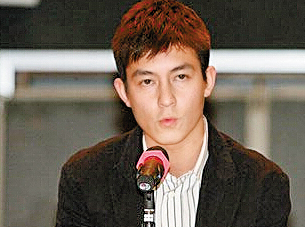 陈冠希房祖名柯震东道歉大对比:不哭比哭有效”