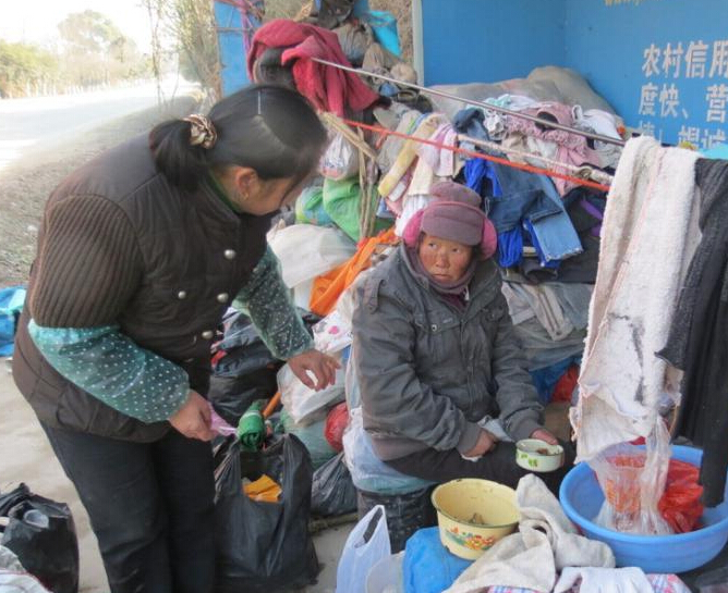 ����һ����ס������վһ�� �μ��˽ӻع��ꡱ