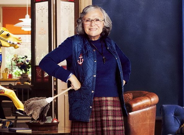 《帕丁顿熊》定档元宵节 妮可冷峻出镜人物海报”