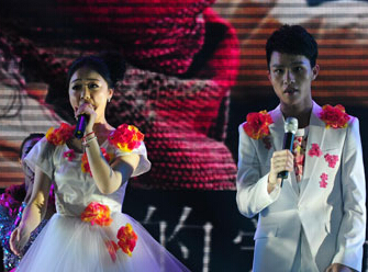 齐如意陶日金献唱玉林情人节演唱会 新片5月上映”