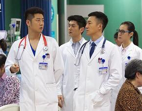 《青年医生》深圳热播 人物情感大爆发引猜想”