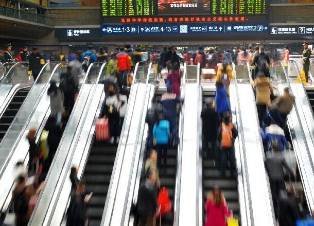 ��ǰ����ӭ����ֵ �����ÿ�ͻ��8000���˴Ρ�