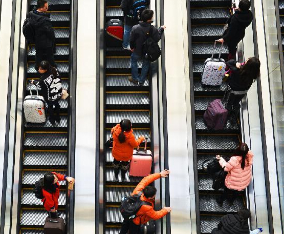 ��ǰ����ӭ����ֵ �����ÿ�ͻ��8000���˴Ρ�