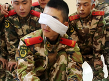 �㶫�߷��侯�������� ���۲�ǹ����12�롱