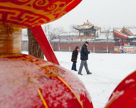 ���ͺ��أ����³�һӭ��ѩ��