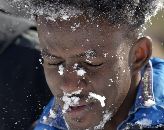 ��ʢ�����ݰ���ѩ�̡�