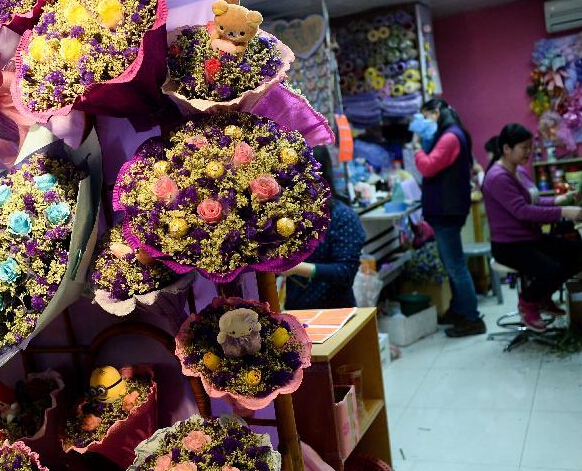 ���ţ����˽�ǰ����æ��