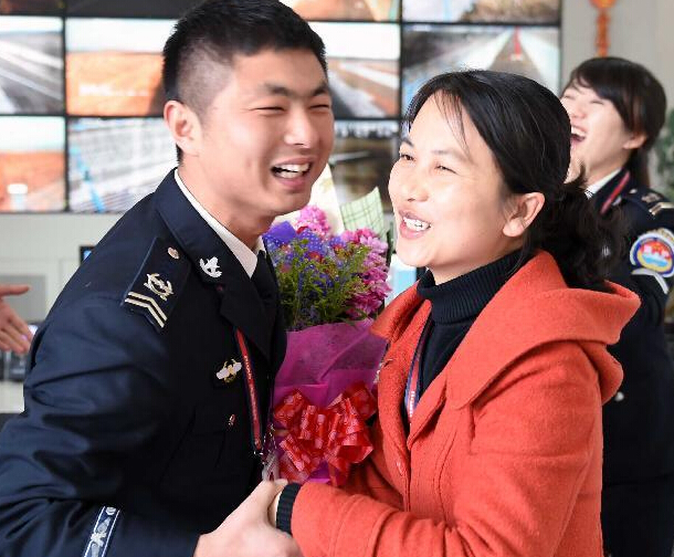 ����������Ա�����¡�