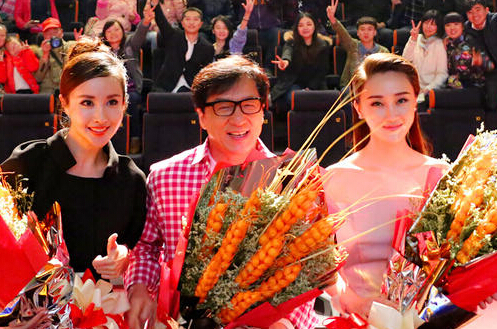 《天将雄师》林鹏首秀美背全裸面对成龙不尴尬”