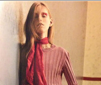 时尚杂志刊登瘦骨嶙峋女模照 被批病态审美”