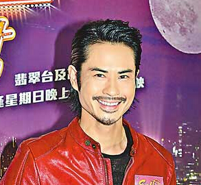 郑嘉颖习惯被催婚 称合适的人还没出现”