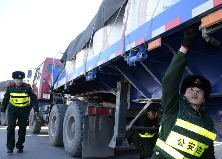 边防卫士守国门度新春”