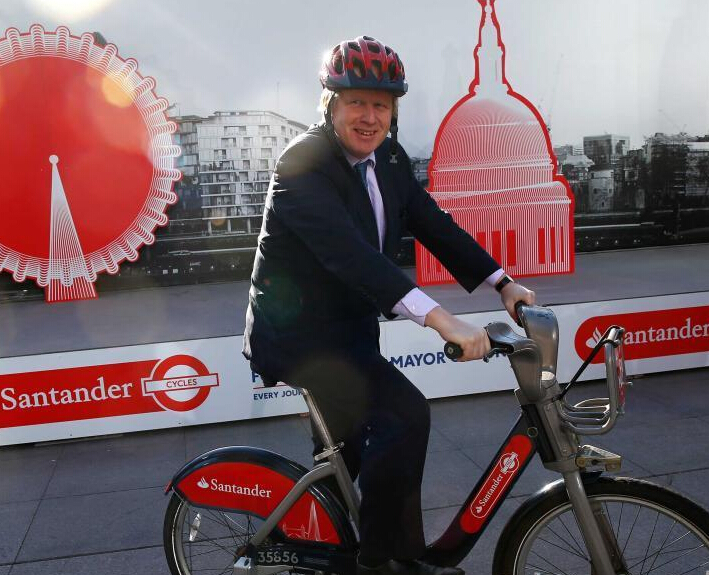 �׶��г�����˹���﹫�����г� ������ɫ���С�