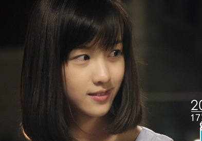 《左耳》发17岁该爱了预告片 女主角曝光长相甜美”