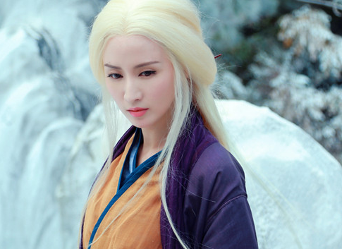 张萌饰《神雕侠侣》瑛姑 白发红颜惊艳抢镜(图)”