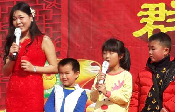 四川江油市春节文艺展演 四天吸引6000余人观看”