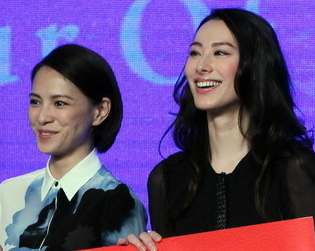 梁洛施李心洁同台亮相 双双被张艾嘉说哭成泪人”