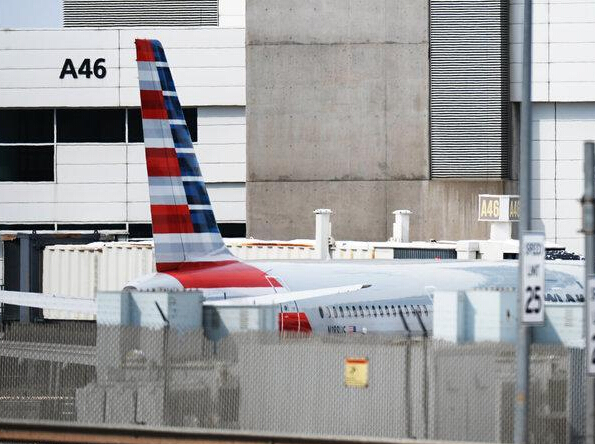 ��������һ�տͷɻ���ʻ��ð�� �˿ͱ�������ɢ��