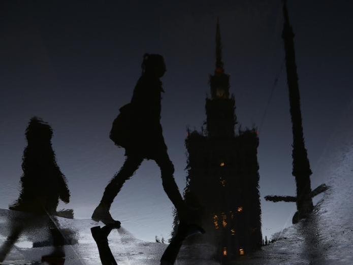 ��Ӱʦ���㻪ɳ������������ˮ�е�Ӱ��ͬ������