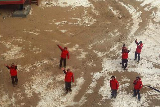 “雪龙”号结束南极夏季科考任务踏上归途”