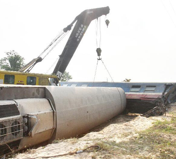 Խ���в��������뿨����ײ�¹ʡ�