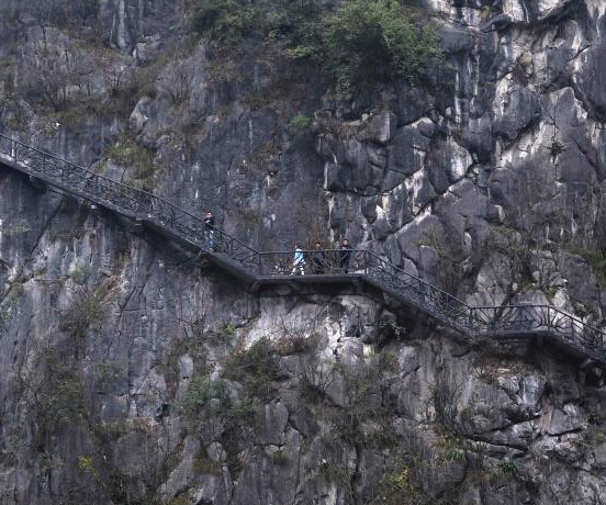 ��������ɽ�������Ͻ����ա�����ջ������