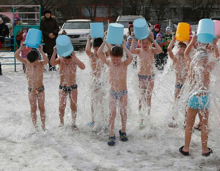 ����ͯ����ѩ�ذ����ñ�ˮ��ǿ���ʡ�