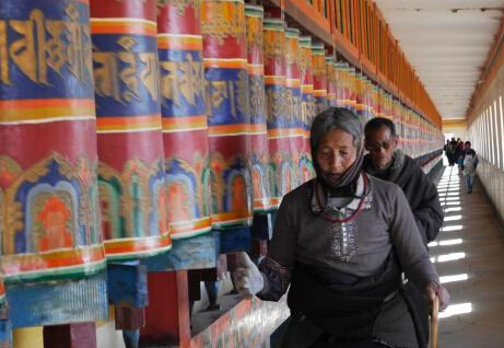 实拍四川阿坝格尔登寺”