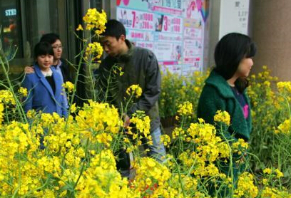 ����һ�̳����Ͳ˻��ֵ��ſ������˿͡�