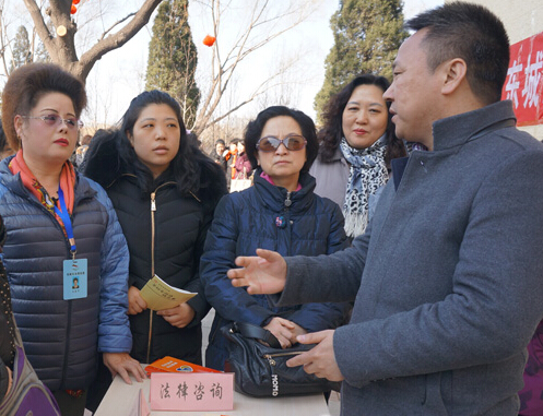 东城区总工会开展女职工维权行动月活动”