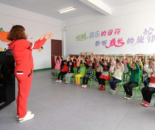 唱儿歌迎“世界儿歌日””