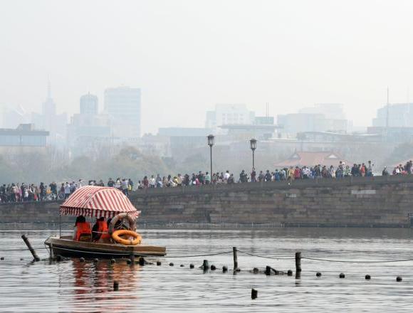 �����������ⰻȻ �ο���װ��������̤��æ��