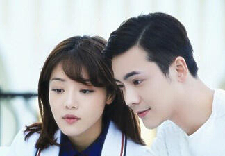 组图:邓家佳受封男神承包户“小姨妈”威武”