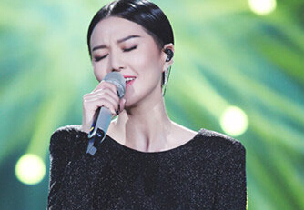 谭维维《歌手》突围成功 改编《乌兰巴托的夜》”