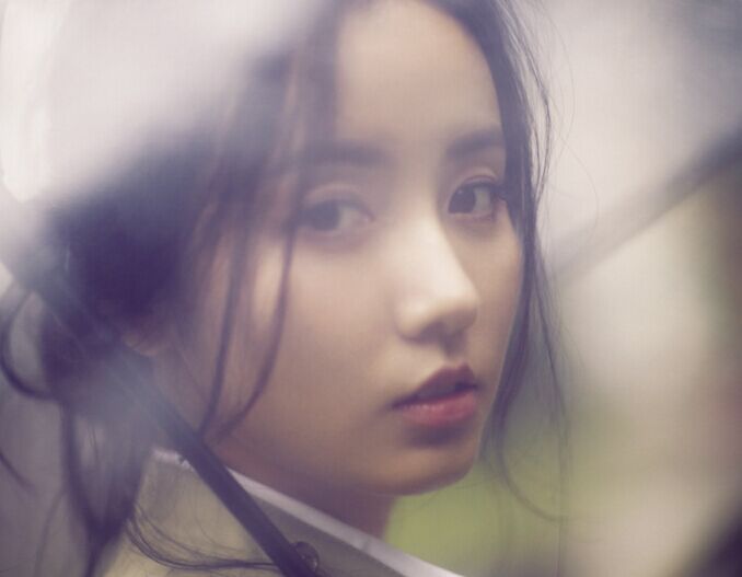 组图:吕一唯美写真曝光 优雅精致展文艺气息”