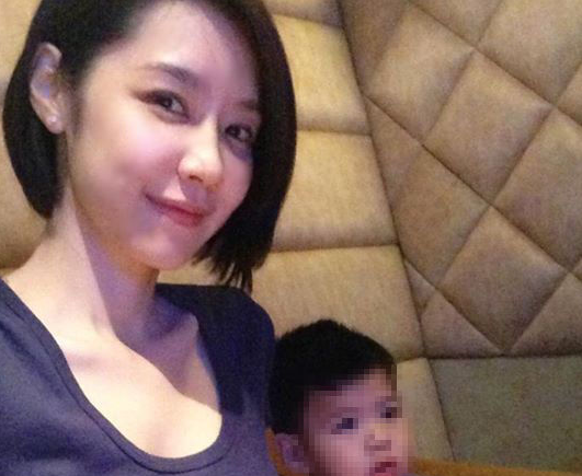 泰国90后辣妈生活照”