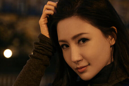 高清:刘梓妍巴黎时尚写真复古造型性感妩媚”