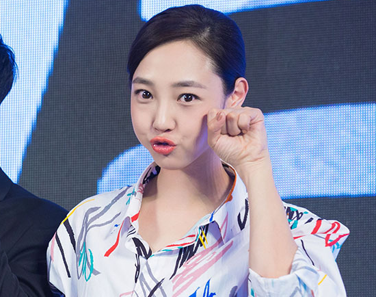 白百何变逗比萌主 放豪言“壁咚过别人了“”