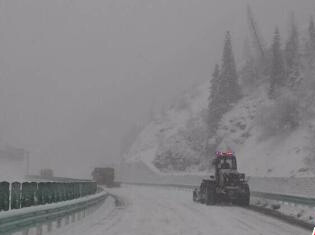 �½�������ӹ�·�ν���ѩ ��·���ż�ʱ��ѩ����ͨ��