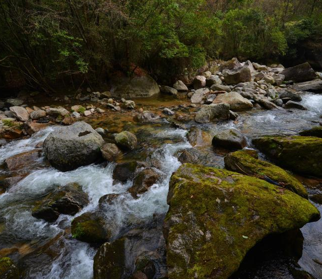 �Ĵ�����ɽ���ˮɫ���ˡ�