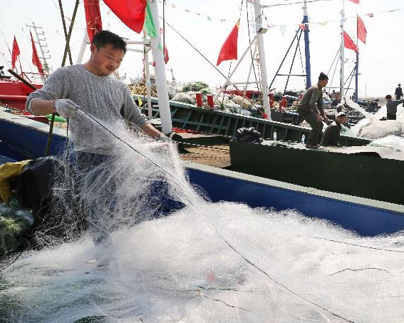 江苏赣榆:备春捕赶渔汛”