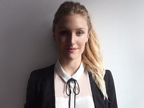 女子3年穿同一套衣服上班:不再费神想穿啥(图)”